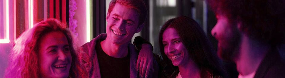 Corporate Takeover FiNDORA: 2 Frauen und 2 Männer im lockeren Gespräch