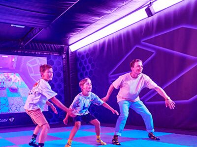 Valo Arena  FiNDORA: Kids beim interaktiven Spielen