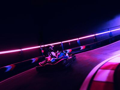 Lior Strom FiNDORA: Gokart in Fahrt